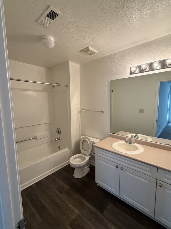 Building Photo - 18 Hamiltons Bay Ct