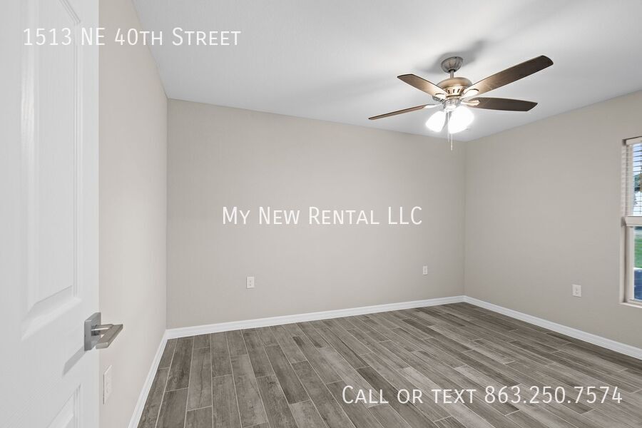 Building Photo - 1513 NE 40th St