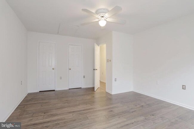 Building Photo - 13909 Woods Run Ct