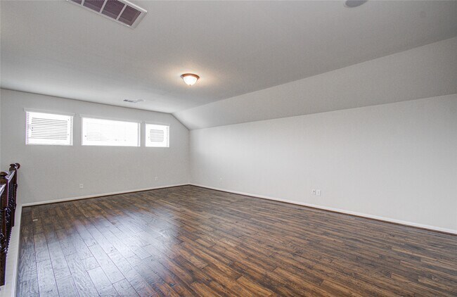 Building Photo - 28666 Pleasant Forest Dr