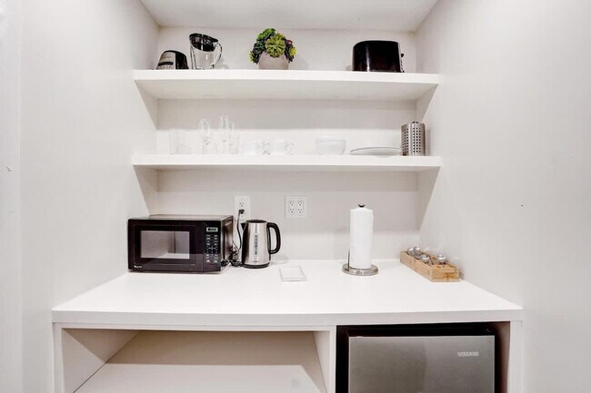 Building Photo - 2889 McFarlane Rd