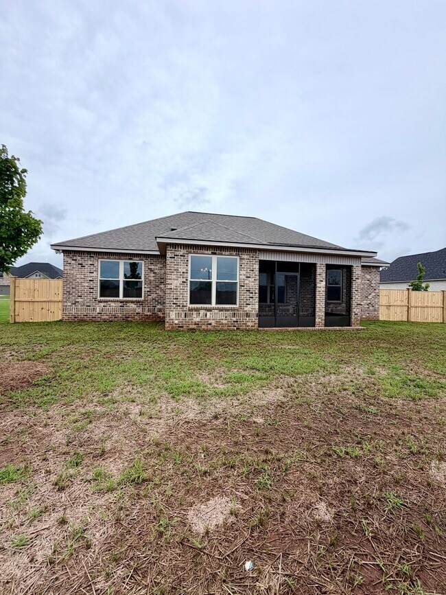 Building Photo - 204 Farmland Cir