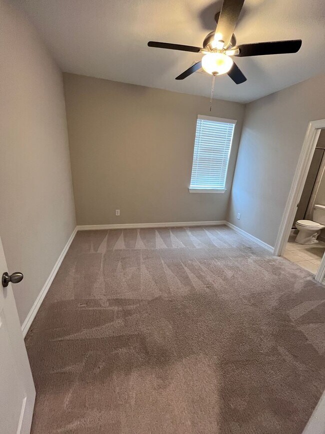 Building Photo - Gorgeous 4-bedroom home!