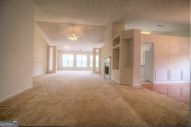 Building Photo - 3230 Kylay Ct NE