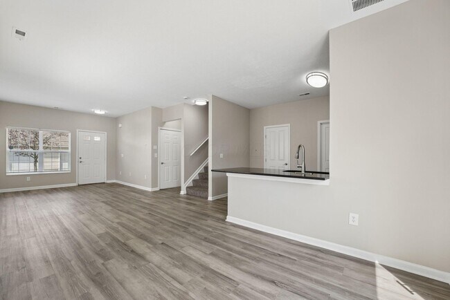Building Photo - 7621 Lorimar Dr