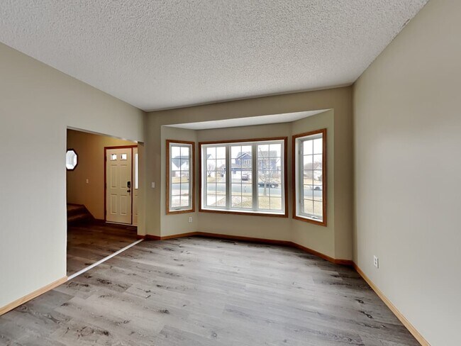 Building Photo - 1933 Mathias Rd