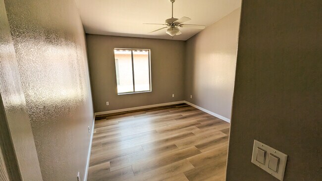 Building Photo - 12051 S 44th St