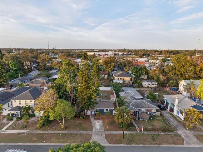 Building Photo - 2301 14th Ave N