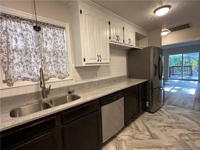 Building Photo - 2564 Lull Water Dr