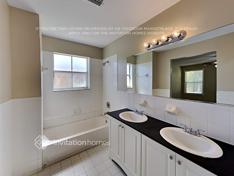 Building Photo - 10711 SW 167th St