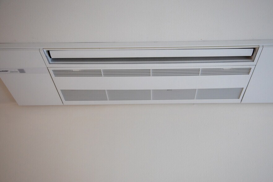 Building Photo - 3292 Karok Ave