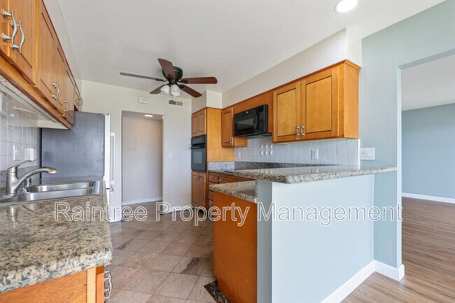 Building Photo - 620 W Solana Cir