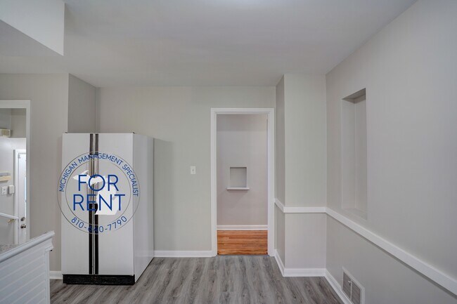 Building Photo - 708 Fremont St