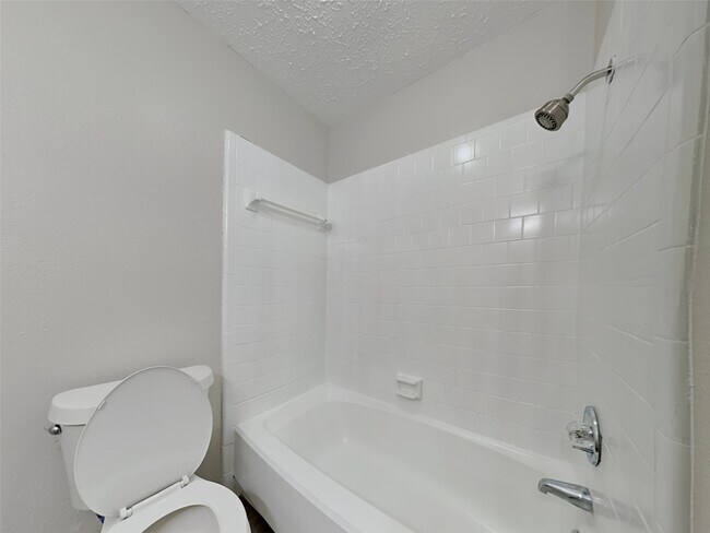 Building Photo - 12219 Lennox Gardens Dr