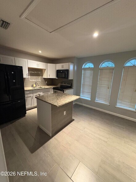Building Photo - 86005 Maple Leaf Pl