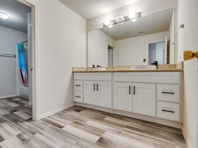 Building Photo - 19302 Juniper Vale Cir