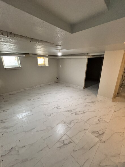Building Photo - 2809 W Short Pl