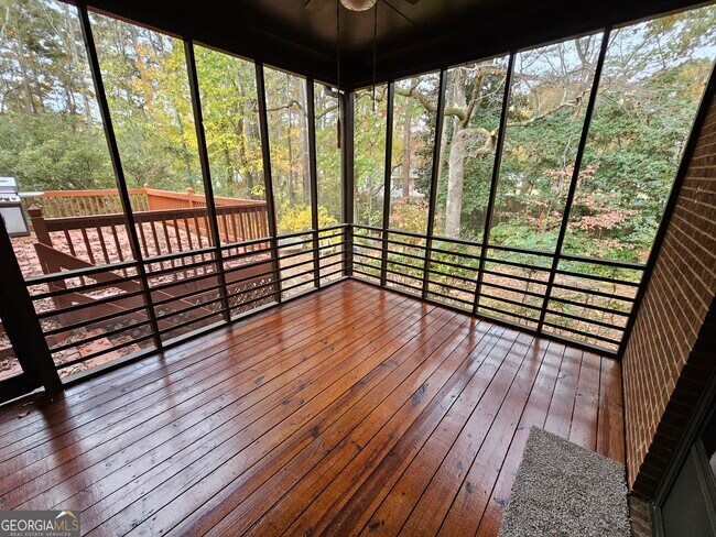 Building Photo - 5525 Wedgewood Ct SW