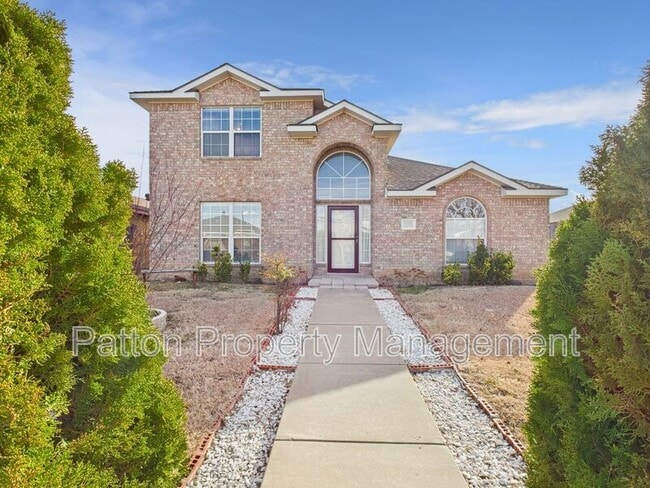 Building Photo - 1111 Pikes Peak Dr