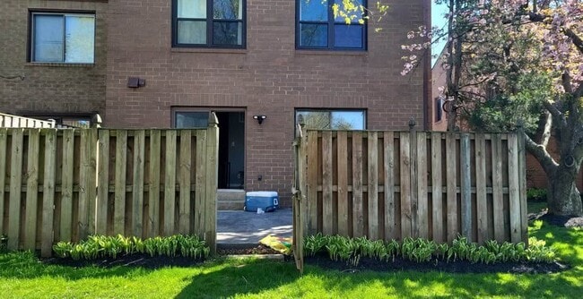 Building Photo - 3124 Berry Rd NE