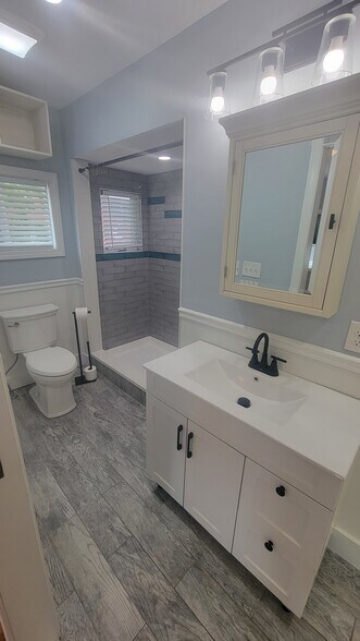 Building Photo - 54 Bolton St