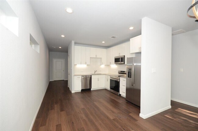 Building Photo - 18825 Luminescent Ln