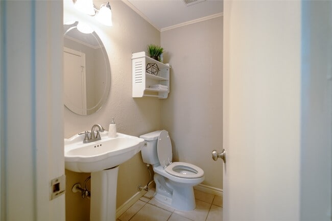 Building Photo - 11711 Memorial Dr