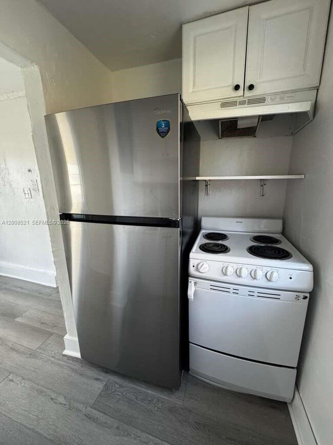 Building Photo - 1121 NW 40th St