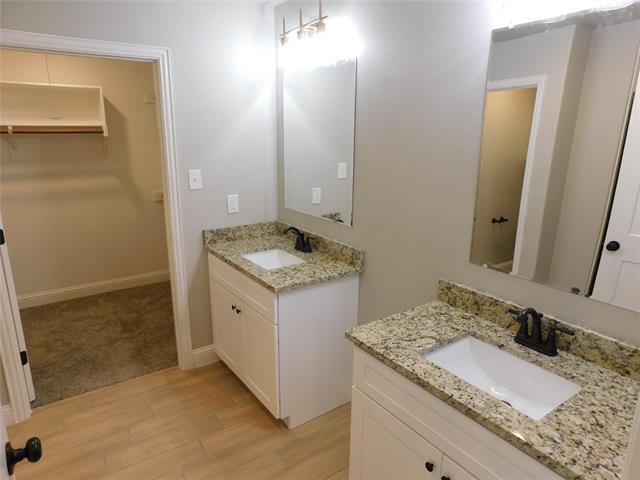 Building Photo - 704 E Jefferson St