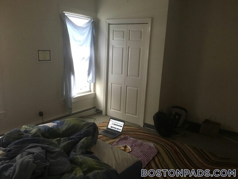 Building Photo - 60 Walden St