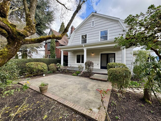 Building Photo - Capitol Hill Home