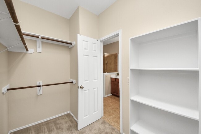 Building Photo - 6003 Baileys Run Ln