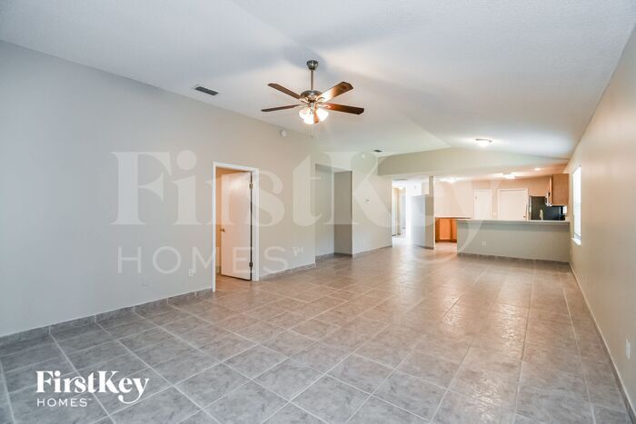 Building Photo - 6143 Alpenrose Ave