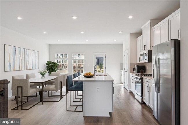 Building Photo - 14032 Sunrise Valley Dr