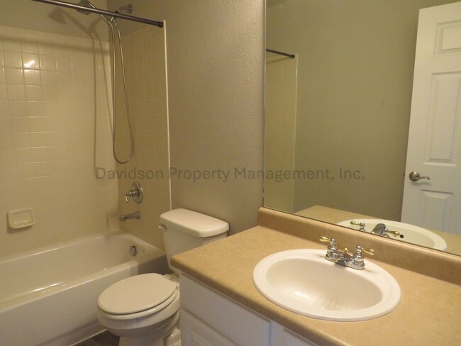 Building Photo - Gorgeous 3 Bedroom House in Eastern Colorado Springs