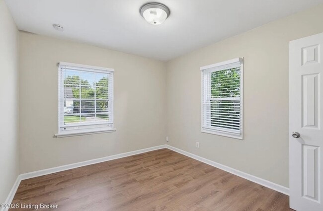 Building Photo - 4015 Valley View Dr