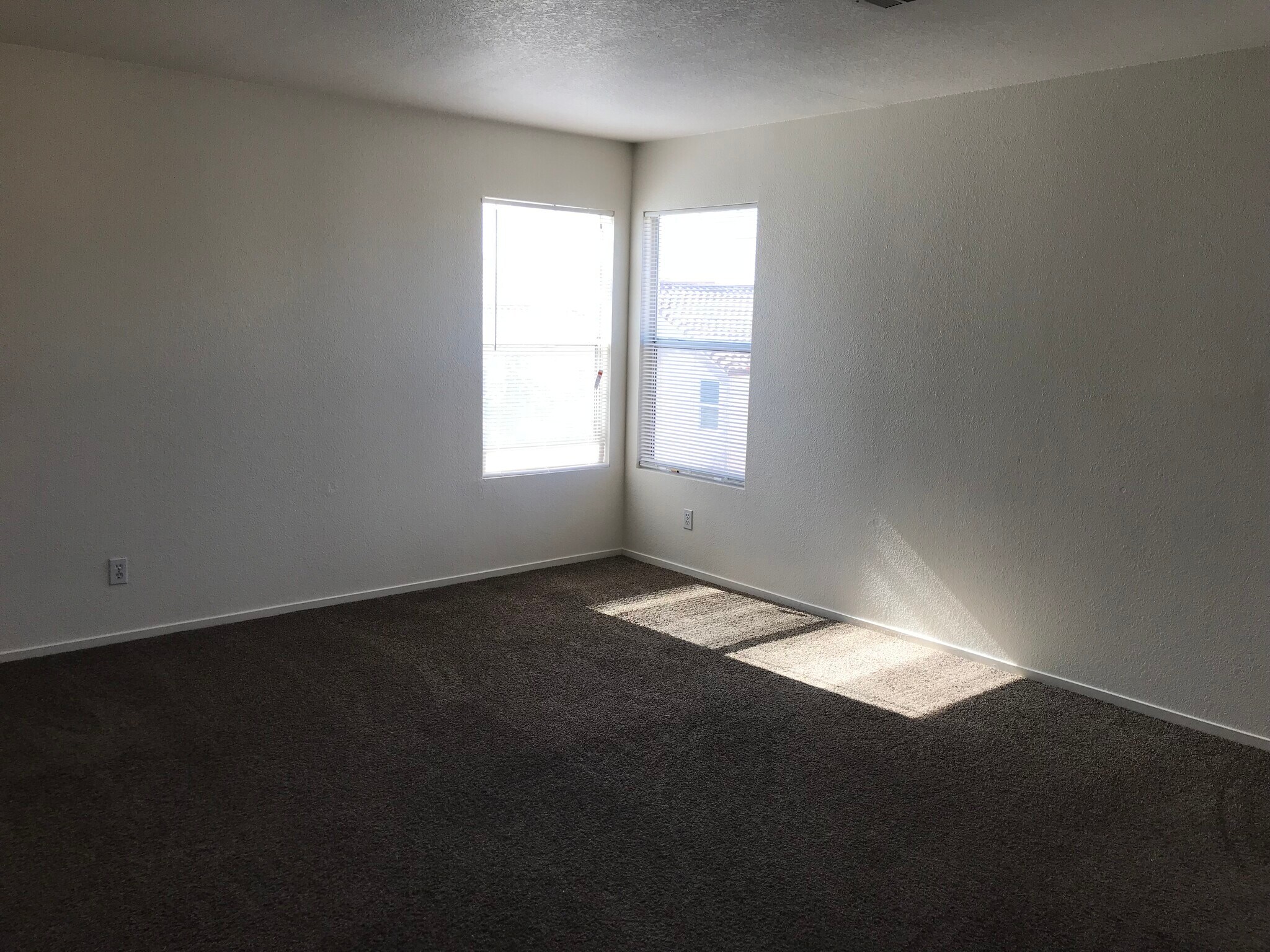 Building Photo - 6404 Rose Tree Ln