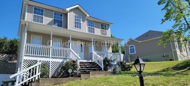 Building Photo - Urban Oasis: Modern Comfort Meets Convenie...