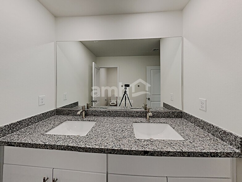 Building Photo - 313 Cape Seville Pl