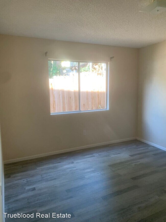 Building Photo - 2 br, 1 bath House - 531 Fairchild Apt #12