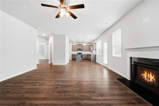 Building Photo - 3132 Hawthorn Farm Blvd