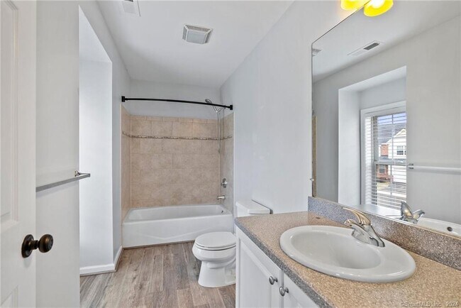 Building Photo - 6 Rhodora Terrace