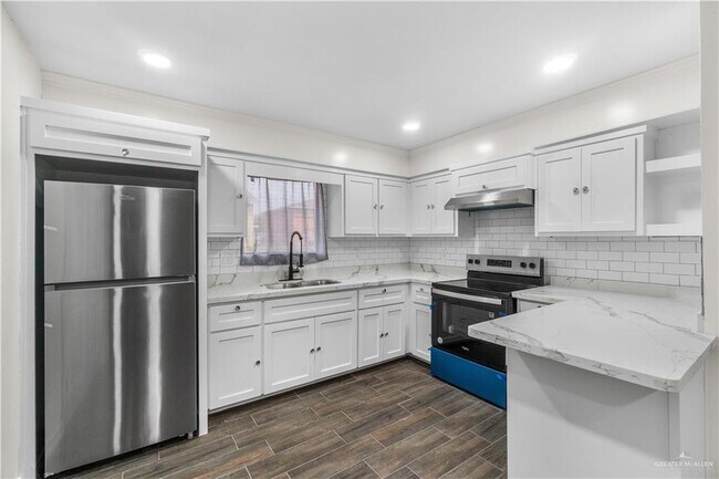 Building Photo - 211 Gastel Cir