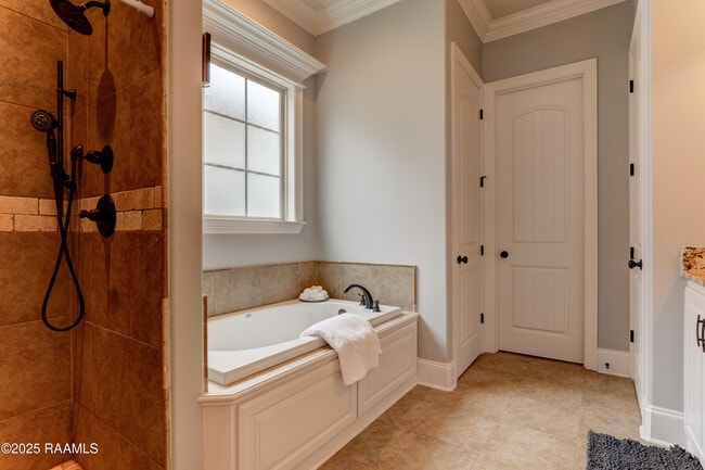 Building Photo - 505 N Montauban Dr