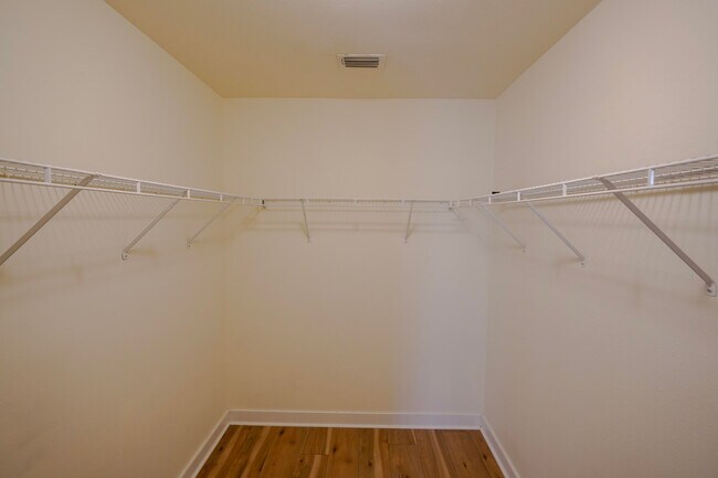 Building Photo - 437 Twin Lakes Ln