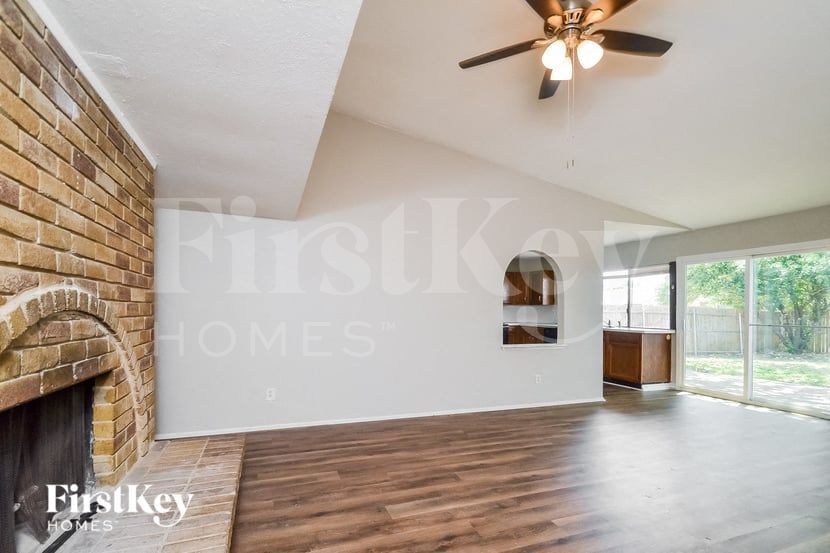 Building Photo - 5702 Magnolia Ln