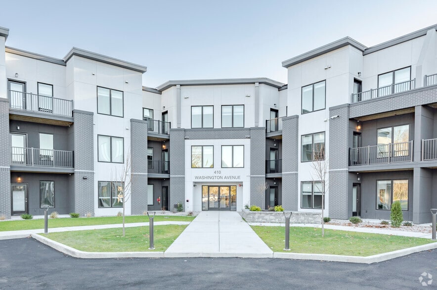 Primary Photo - 410 Wave - One Month Free!