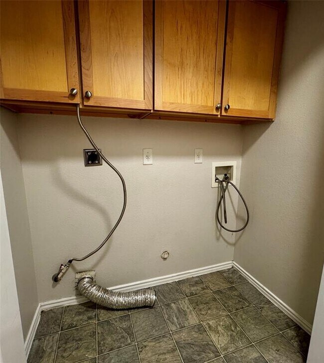 Building Photo - 16920 Brayton Park Dr