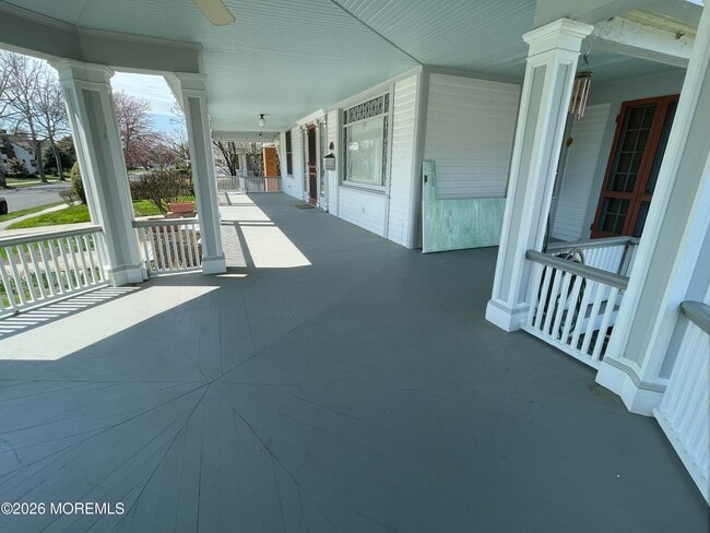 Building Photo - 211 Cedar Ave