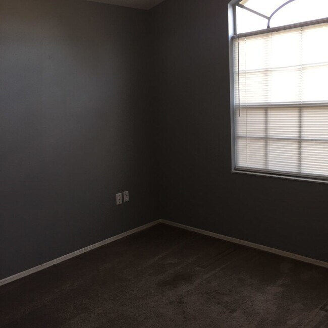 Building Photo - Lake Wales Rental!